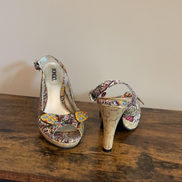 Size 7 BONGO Peep Toes - Picture 3 of 4